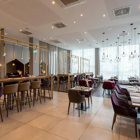 Plaza Premium Munchen-2